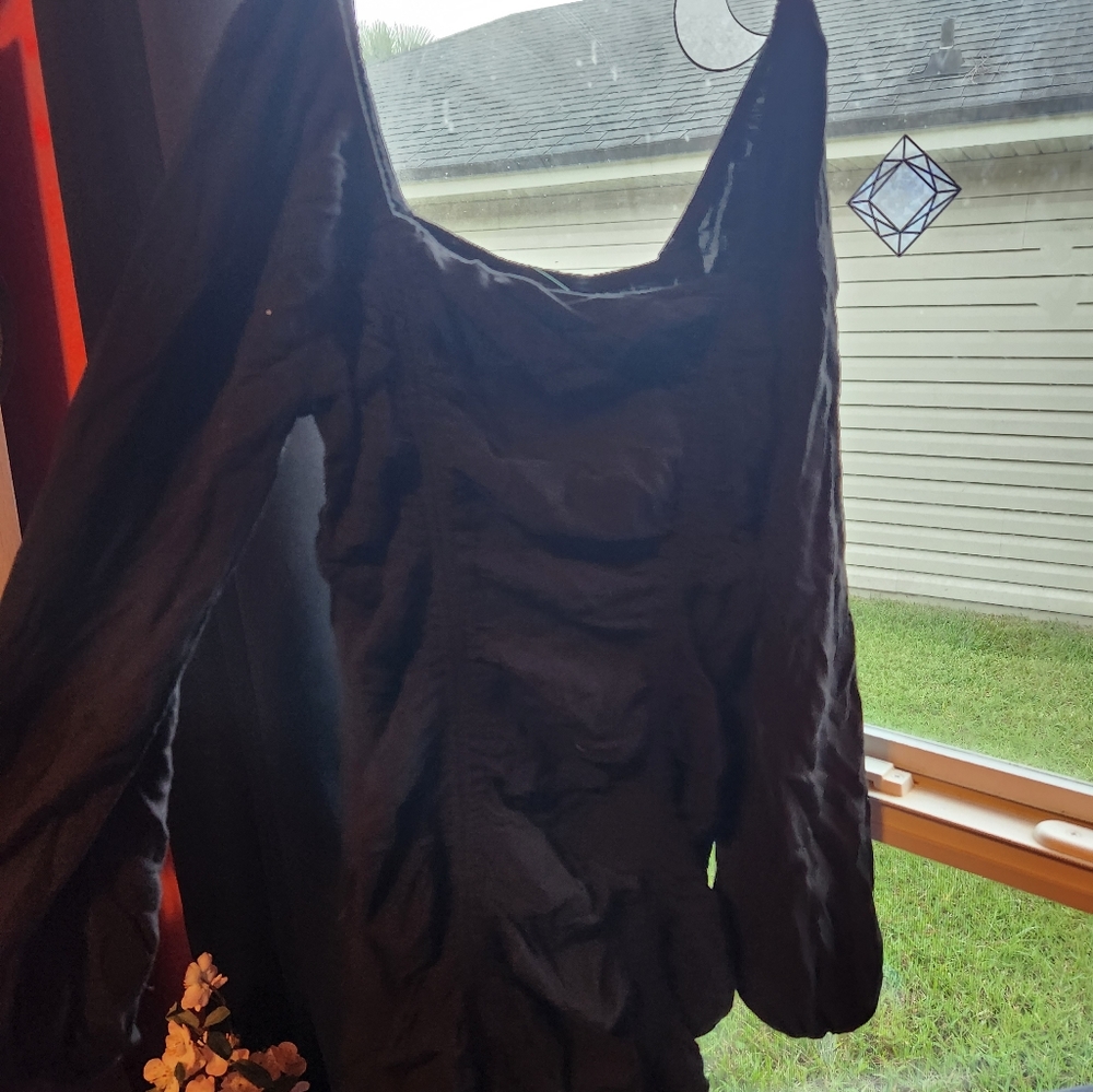 Black scrunched dress
